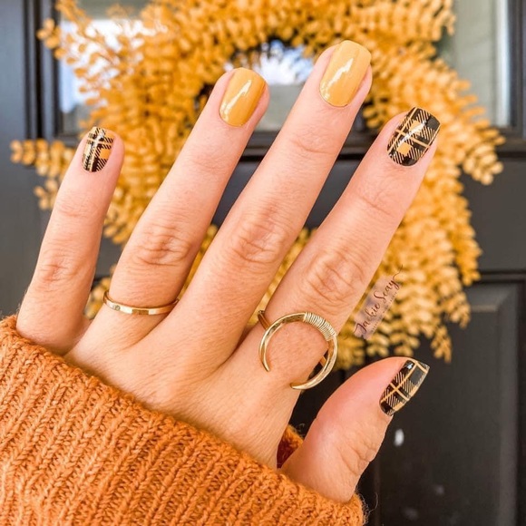 Breaking Plaid Color Street - Picture 1 of 2